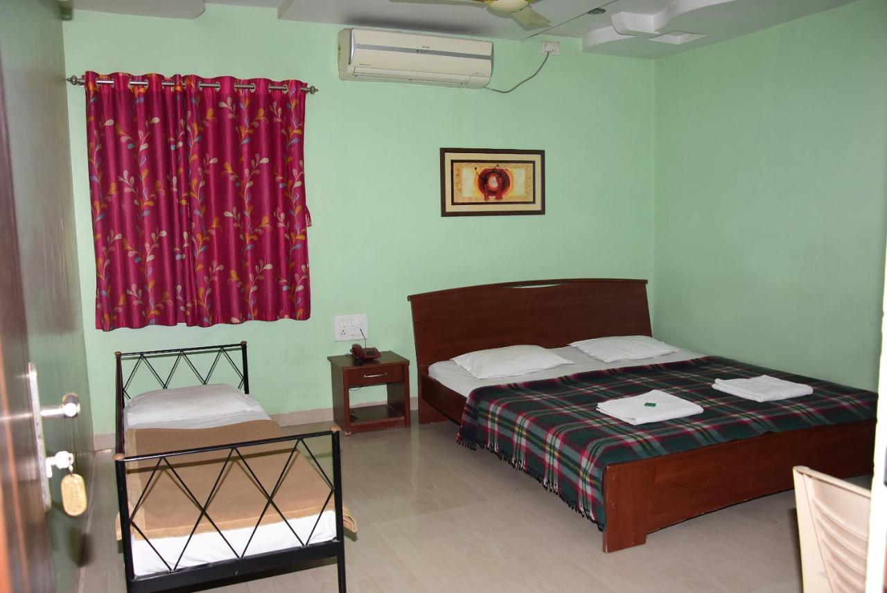 Hotel Delta Executive Shirdi Εξωτερικό φωτογραφία