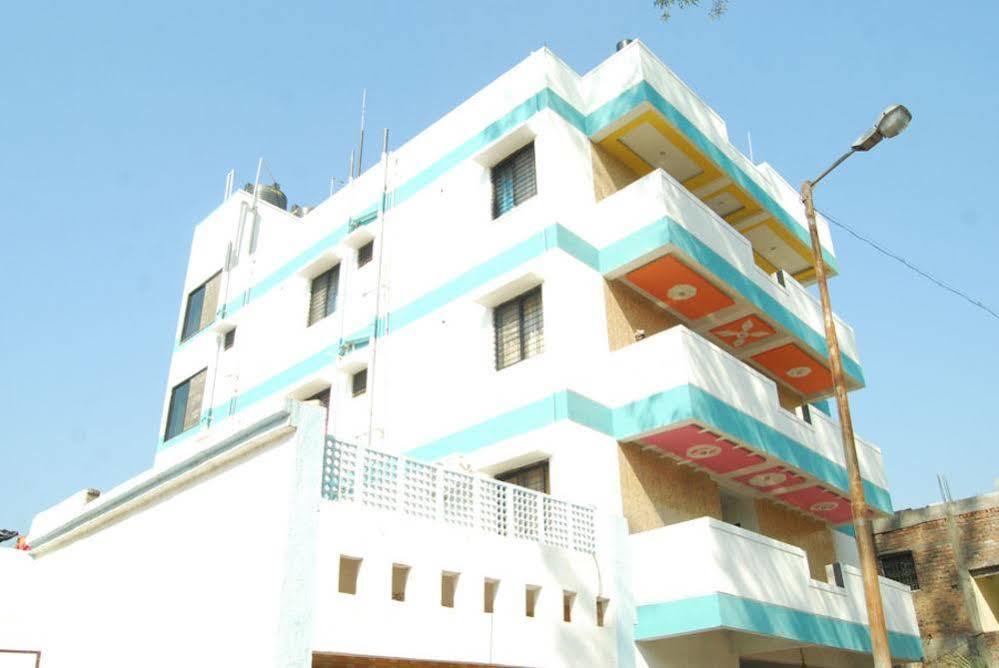 Hotel Delta Executive Shirdi Εξωτερικό φωτογραφία